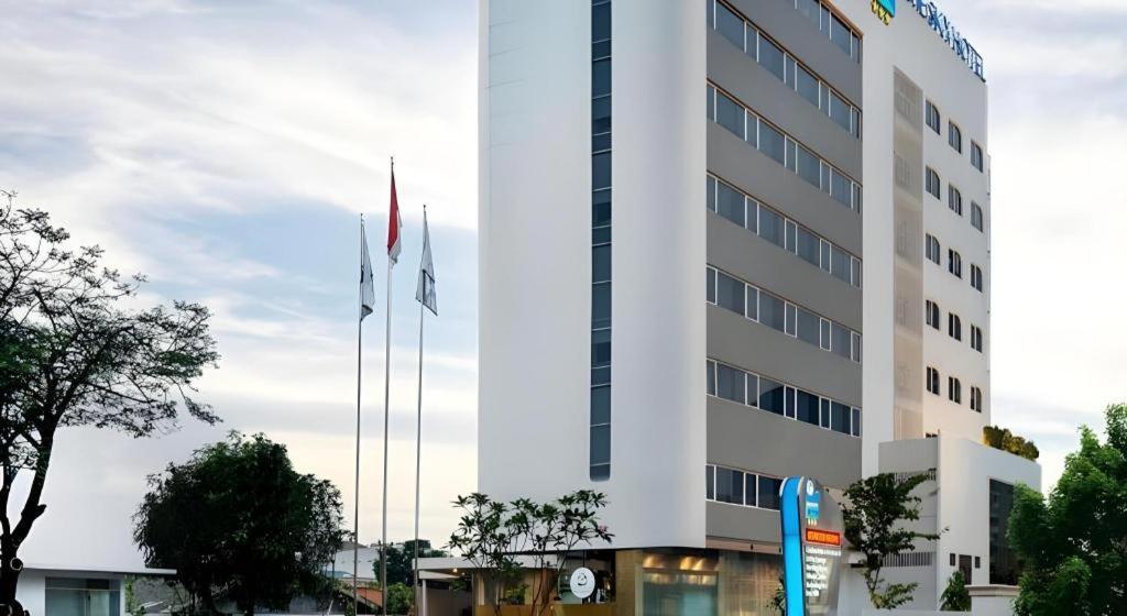 Blue Sky Hotel Petamburan Jakarta Exterior photo